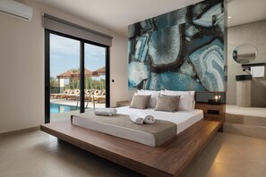 3 bedrooms, in-room safe, iron/ironing board, WiFi