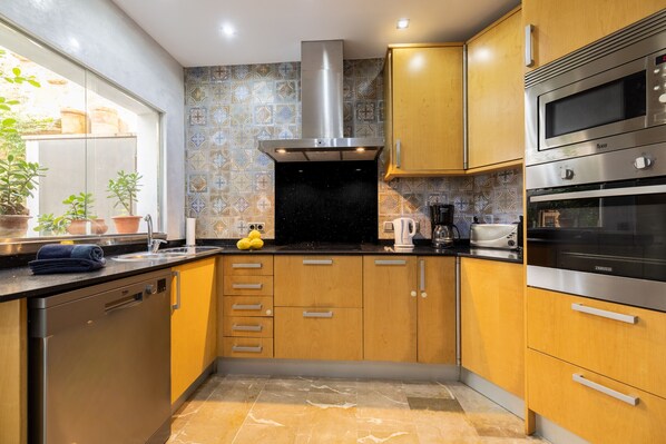 Fridge, microwave, oven, dishwasher