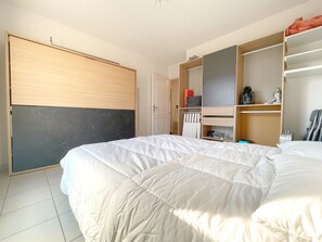 2 bedrooms