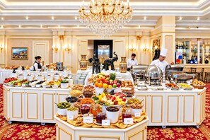 Breakfast buffet - Modern Hotel - Baku (Baku)
