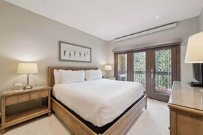 2 bedrooms, iron/ironing board, travel cot, WiFi - The Charter at Beaver Creek B340 (Beaver Creek)