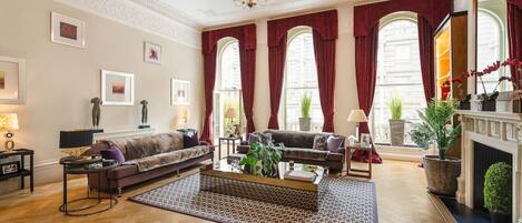 Televisión, chimenea