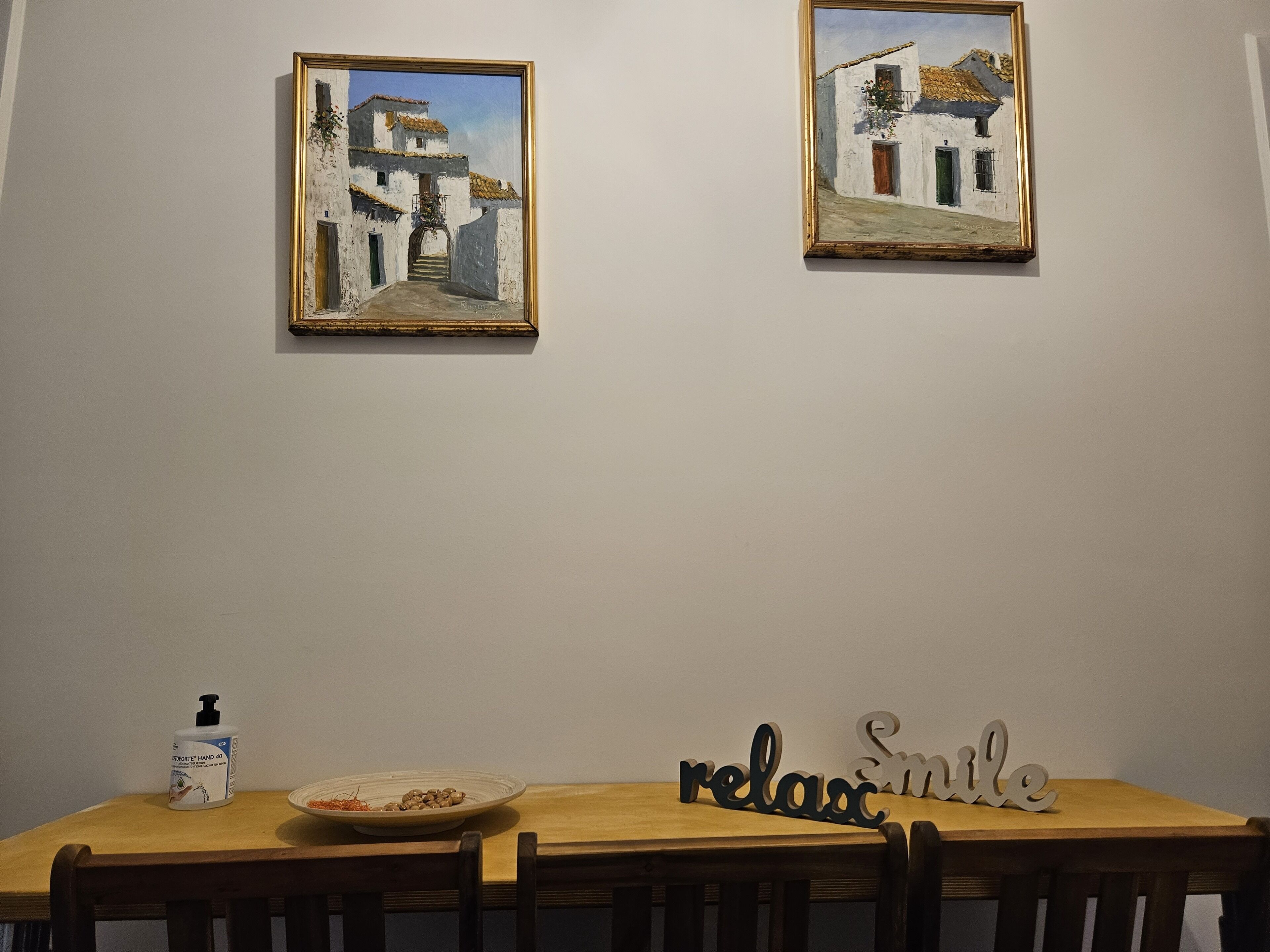 Apartment | Living area | 40-inch Smart TV with digital channels, TV, Netflix