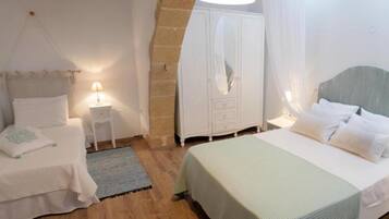 Traditional Villa | 1 bedroom, individually decorated, individually furnished, desk