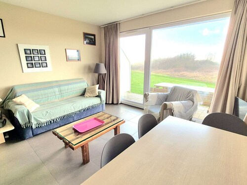 Ground floor with terrace, parking, pets allowed near the sea