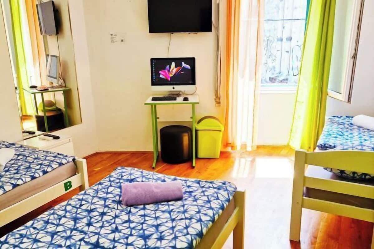 1 chambre, bureau, espace de travail pour ordinateur portable