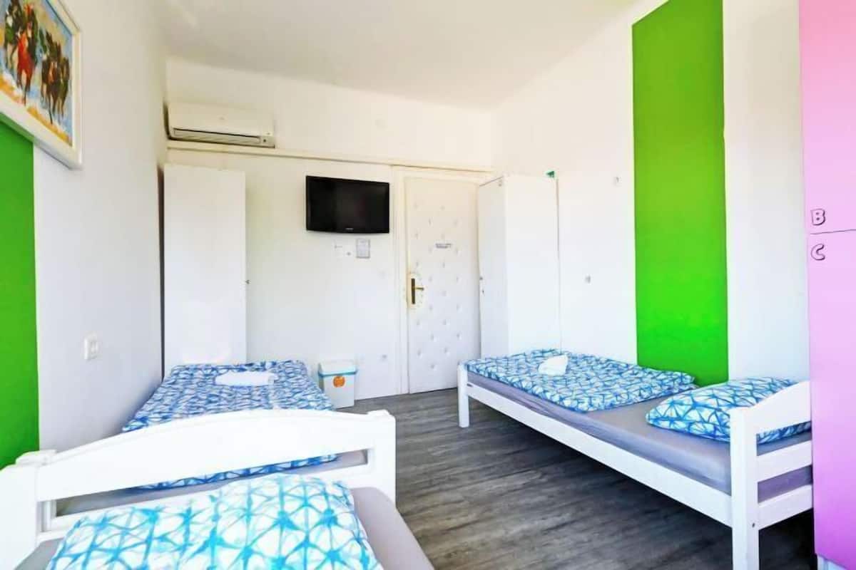 1 chambre, bureau, espace de travail pour ordinateur portable