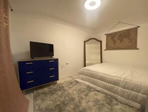 1 bedroom, WiFi, bed sheets - La maison bleue (4 km from Orly airport without planes) (Athis-Mons)