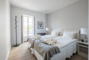 Lit parapluie, Wi-Fi gratuit, draps fournis