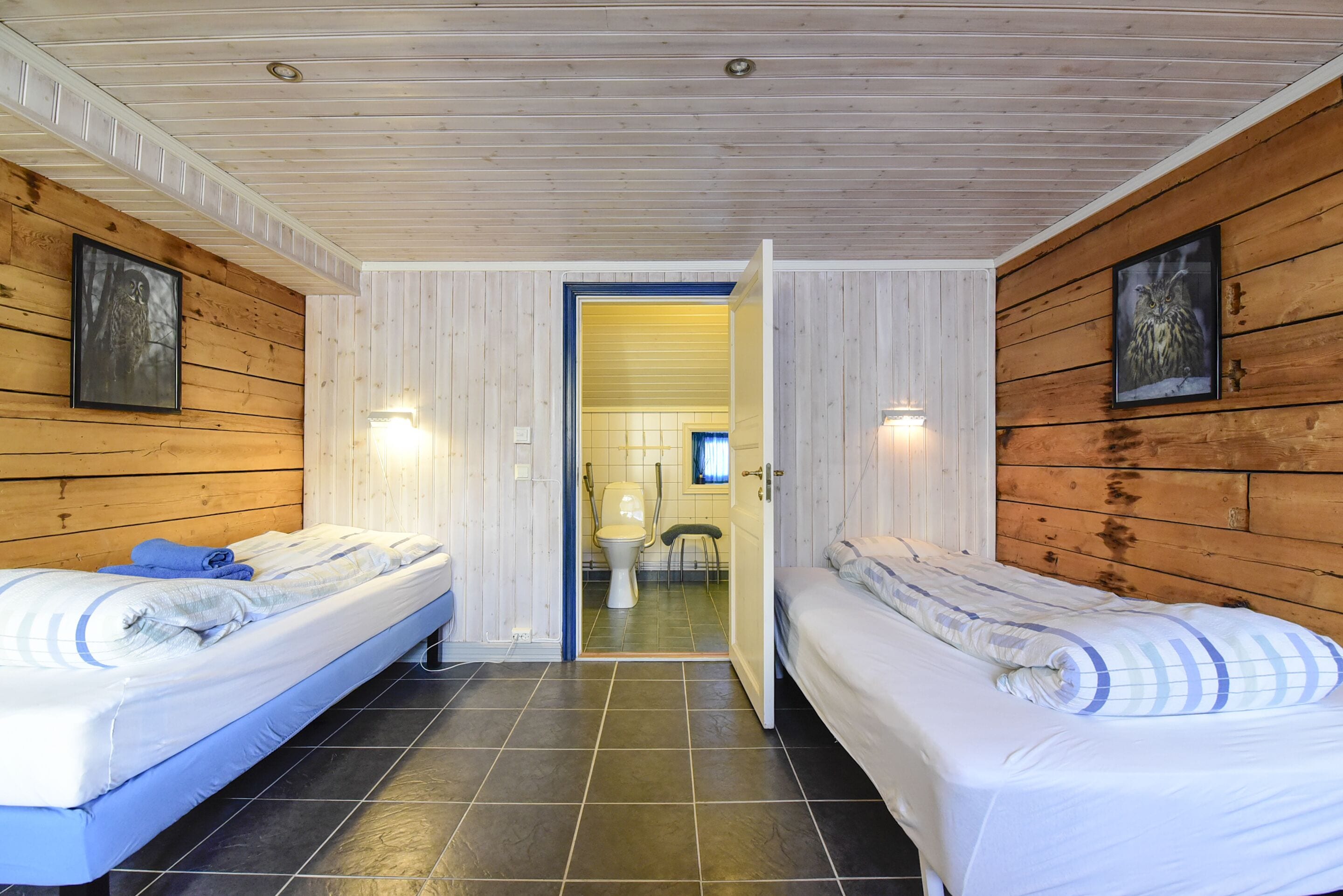 واي فاي مجانًا وملاءات أسرّة