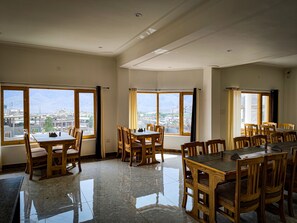 Restaurant - Hotel Hill Top Heaven (Leh)