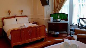Family Double or Twin Room | Desk, iron/ironing board (on request), free WiFi, bed sheets