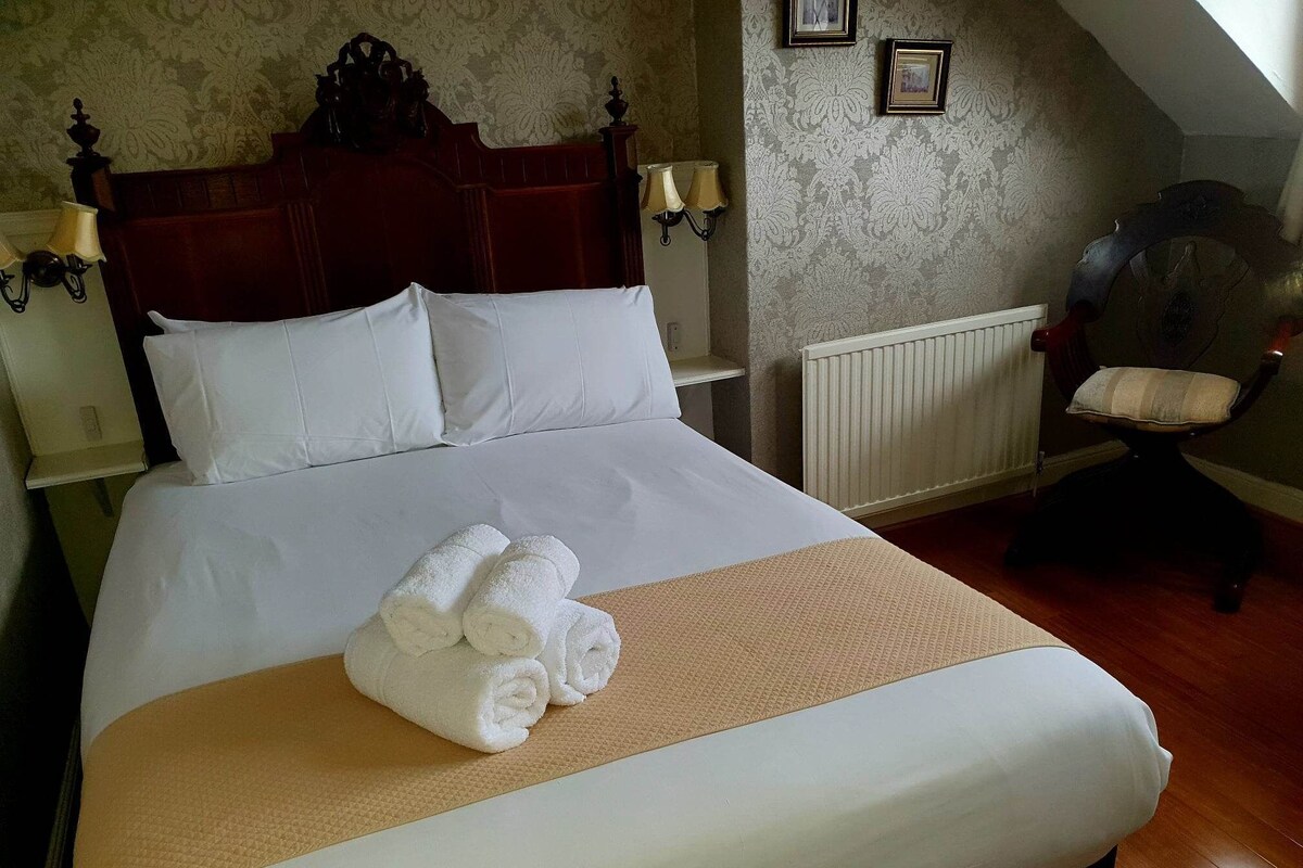 Desk, iron/ironing board (on request), free WiFi, bed sheets