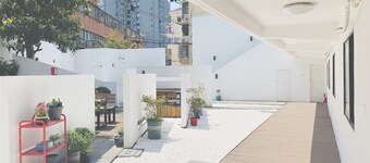 Hidden Garden International Youth Hostel - Oriental Pearl & Lujiazui