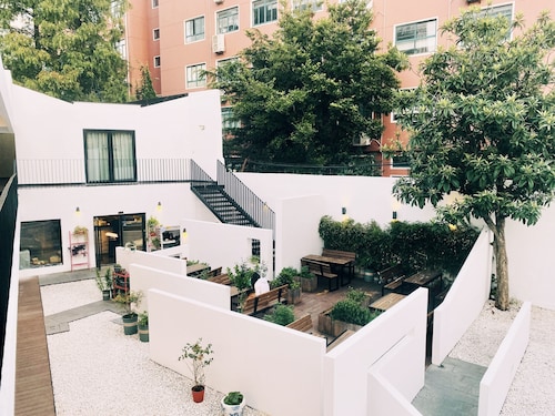 Hidden Garden International Youth Hostel - Oriental Pearl & Lujiazui