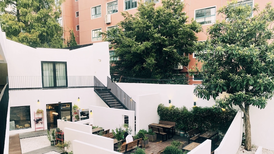 Hidden Garden International Youth Hostel - Oriental Pearl & Lujiazui