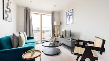 Apartment | Living area | 37-inch TV with cable channels, Netflix, streaming services