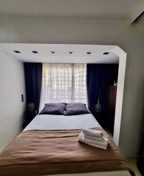 2 camere, una scrivania, ferro/asse da stiro, Wi-Fi gratuito