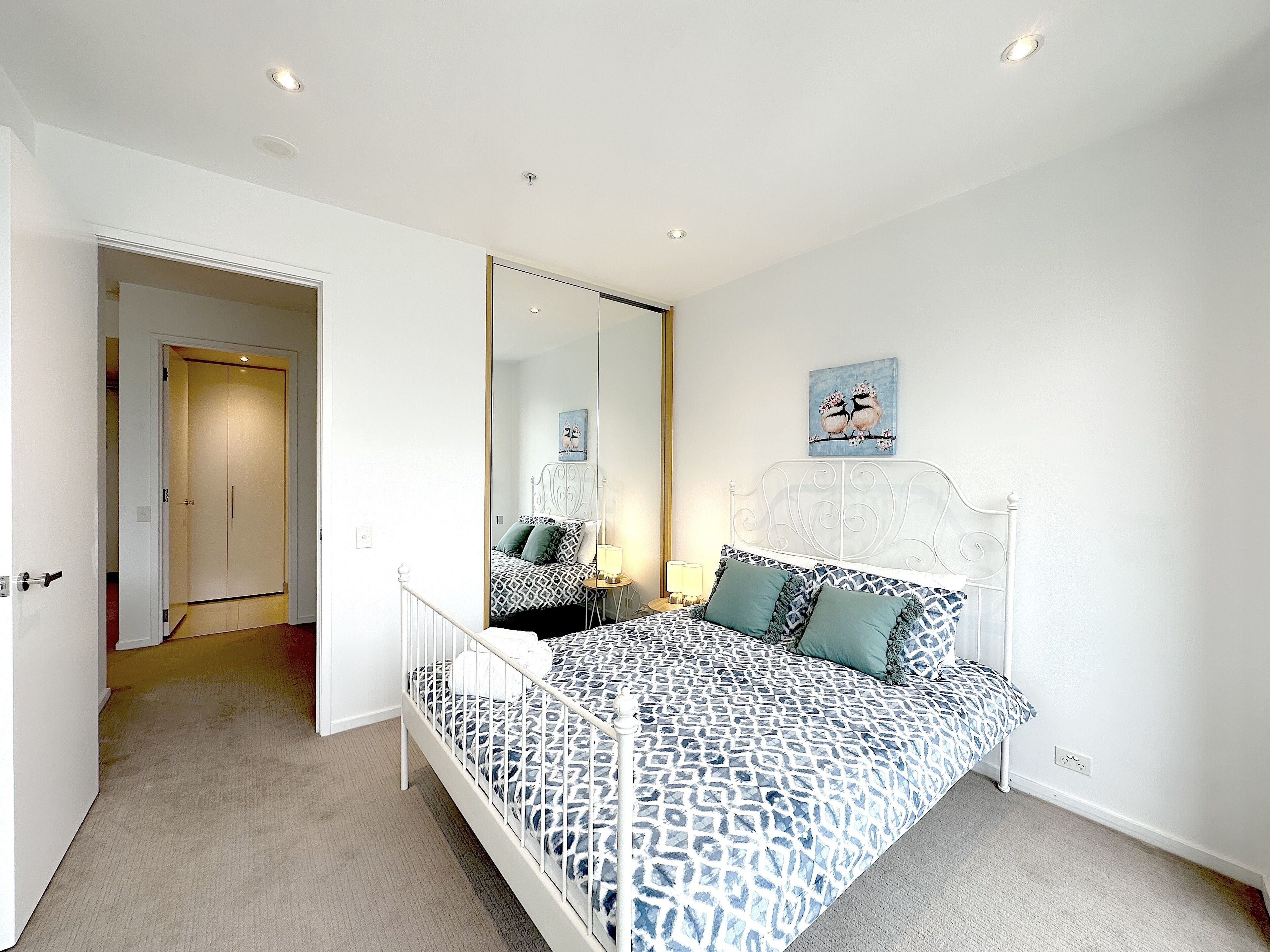 2 bedrooms, iron/ironing board, free WiFi, bed sheets