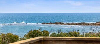 Melba Retreat - 32 Melba Parade