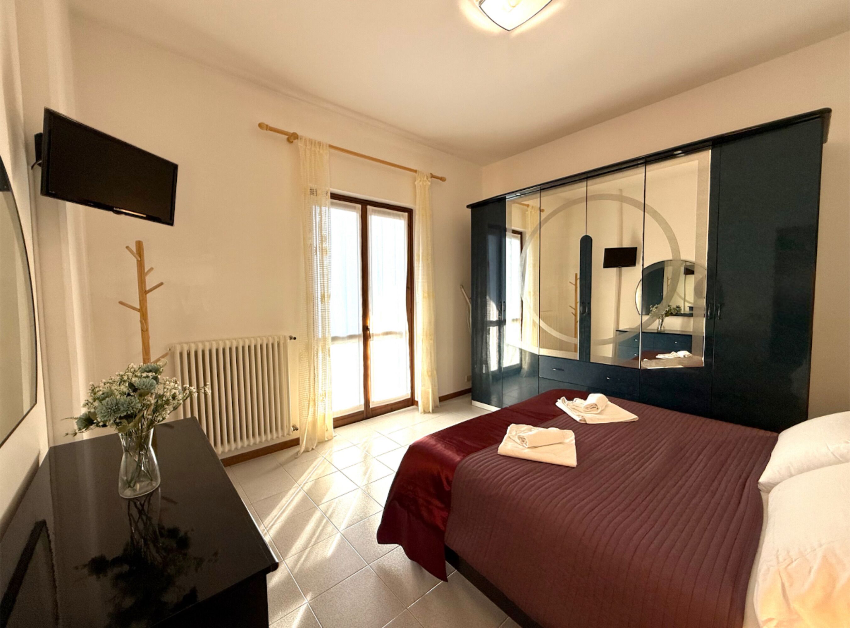 2 slaapkamers, een strijkplank/strijkijzer, gratis wifi, beddengoed