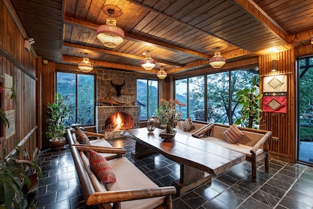 Recepción. SIN CHAI ECOLODGE SAPA