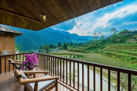 Vista a la montaña. SIN CHAI ECOLODGE SAPA