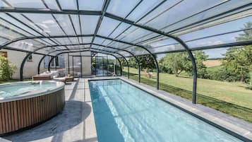 Innenpool, beheizter Pool
