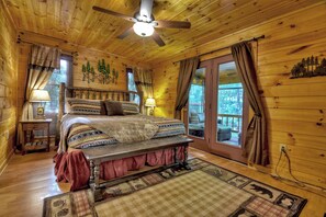 2 bedrooms, iron/ironing board, free WiFi, bed sheets - Nestled by the babbling creek, Creekside Hideaway warmly welcomes pets, offering a hot tub, over-sized screened porch with TV, firepit, and WiFi (Epworth)