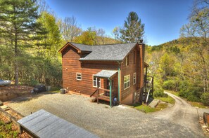 Exterior - Unleash adventure at Four Ridges! This pet-friendly haven offers a hot tub, firepit, WiFi, and doorstep hiking for boundless exploration (Cherry Log)