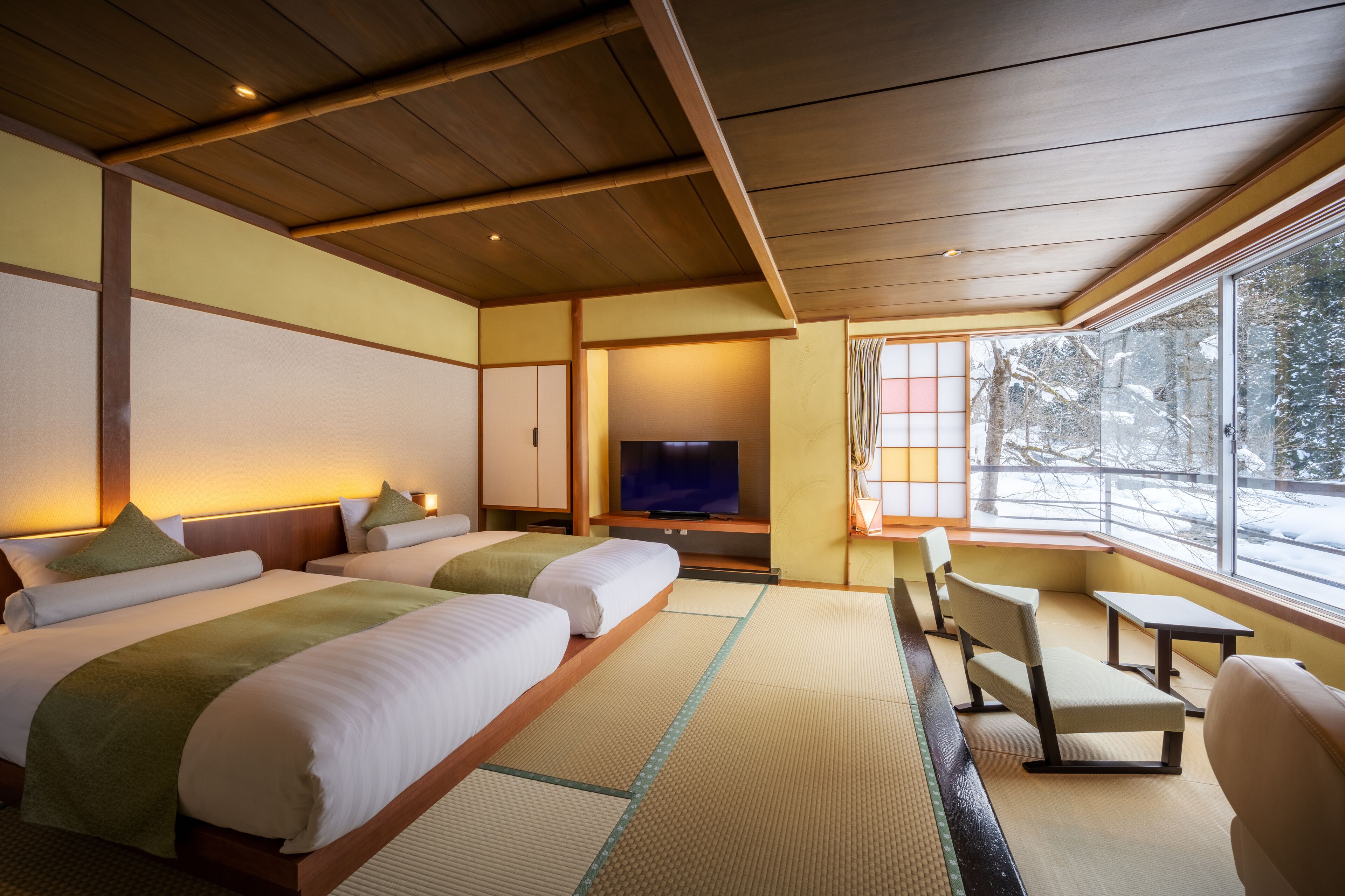 Signature Twin Room, River View | Free WiFi, bed sheets