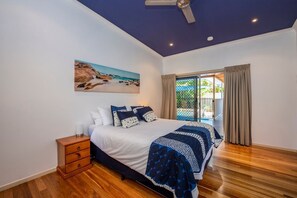 1 bedroom, iron/ironing board, Internet, bed sheets - Little Butterfly - BOM (Horseshoe Bay)