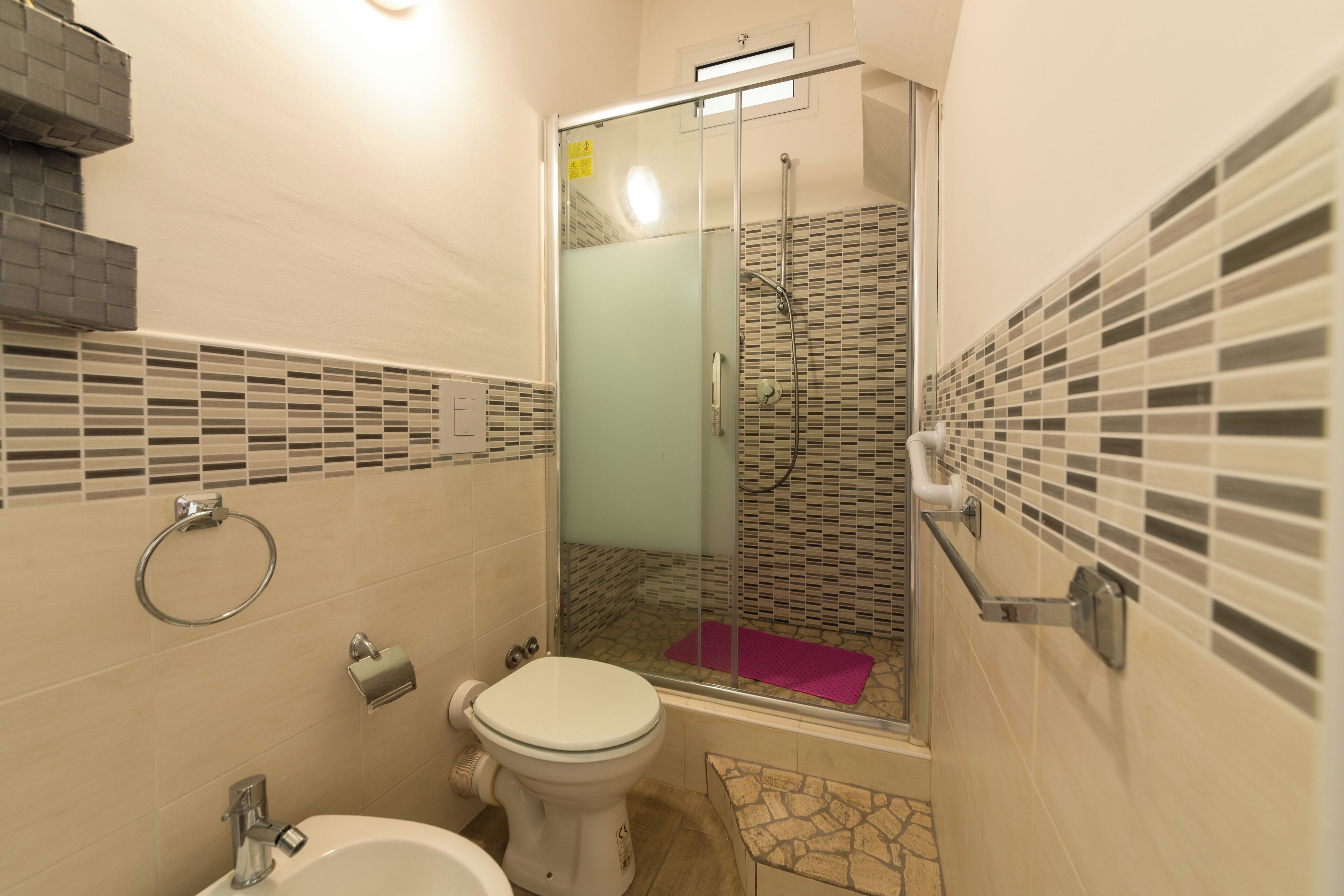 Room, 1 Double Bed | Bathroom | Towels