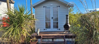 Beautiful 2-bed Semi Rural Cottage Enclosed Garden