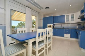 微波炉、烤箱、炉灶、洗碗机