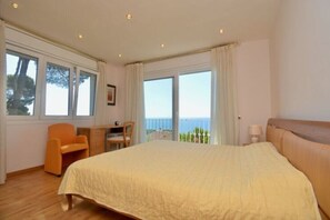 6 多间卧室、熨斗/熨衣板、WiFi、床单