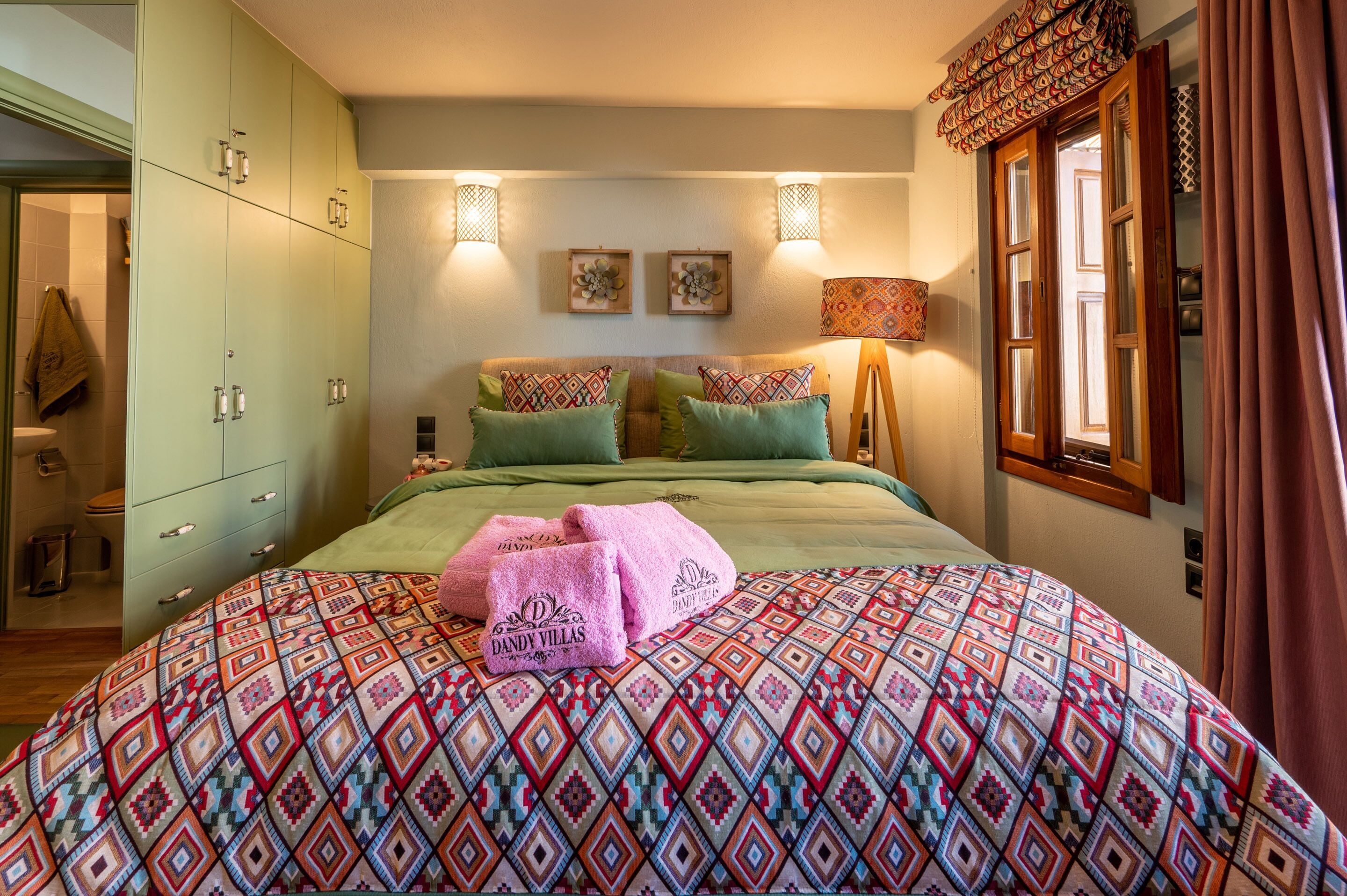 Familie resortwoning | Een strijkplank/strijkijzer, reisbedje, gratis wifi, beddengoed