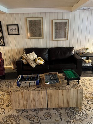 Living area - Rustic boho boutique hotel in beautfui Houghton Lake  (Houghton Lake)