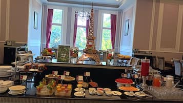 Daily buffet breakfast for a fee