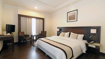 Deluxe Double Room, 1 King Bed | Iron/ironing board, free WiFi, bed sheets