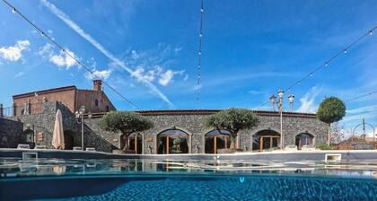 Etna Quota Mille Boutique Hotel, Typical Sicilian Food & Wine