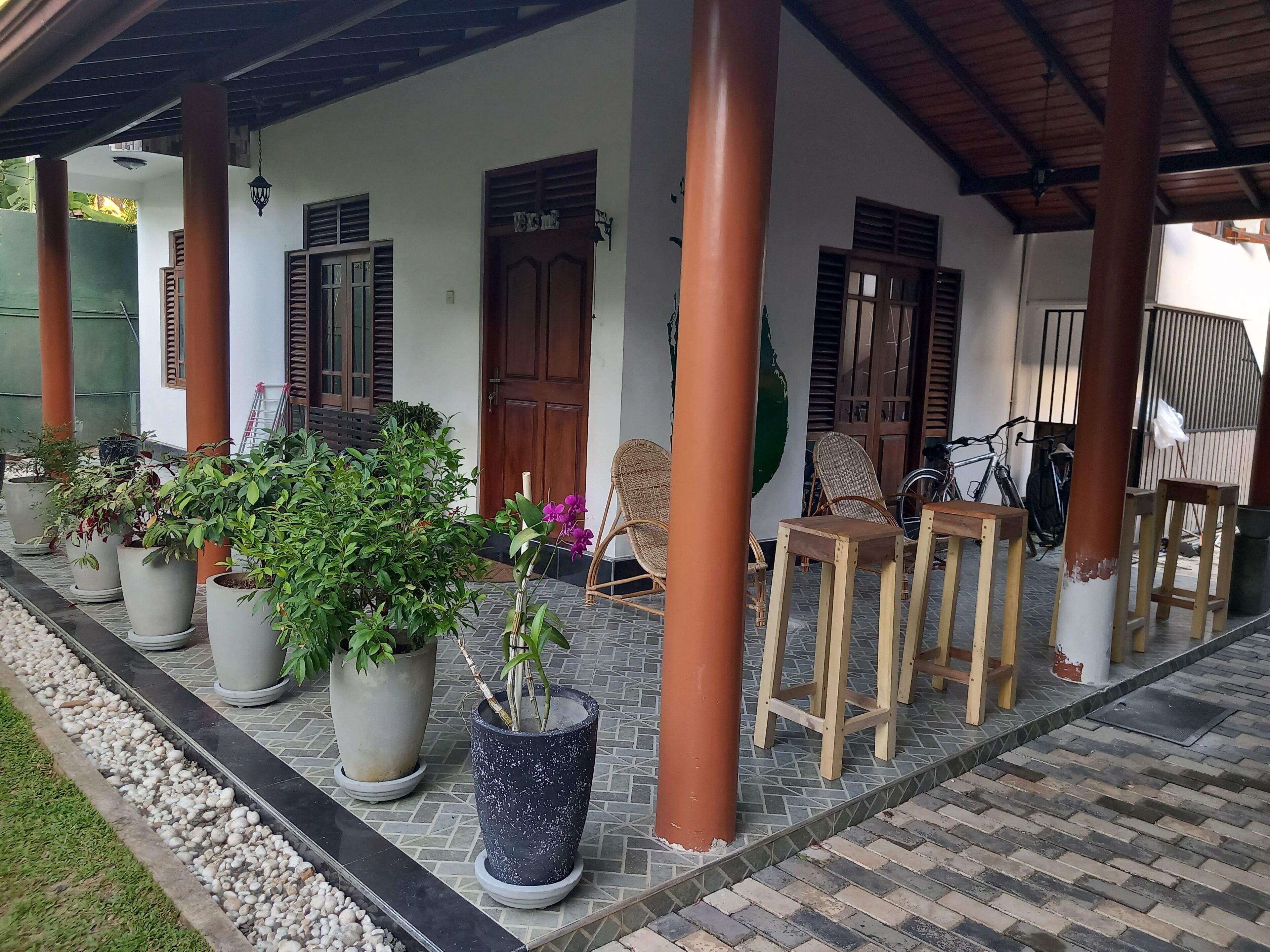 32-inch LED TV with digital channels, TV, books