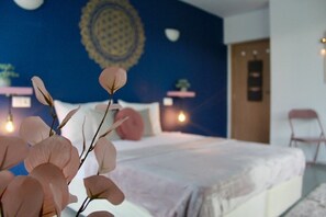 Matelas mémoire de forme, minibar, fer et planche à repasser