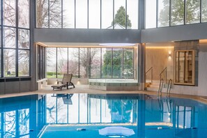Indoor pool - Blunsdon House Hotel (Swindon)