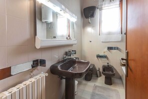 Standard Apartment | Bathroom - Appartamento Tricarico (Gallipoli)