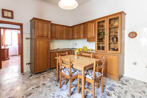 Standard Apartment | Private kitchen - Appartamento Tricarico (Gallipoli)