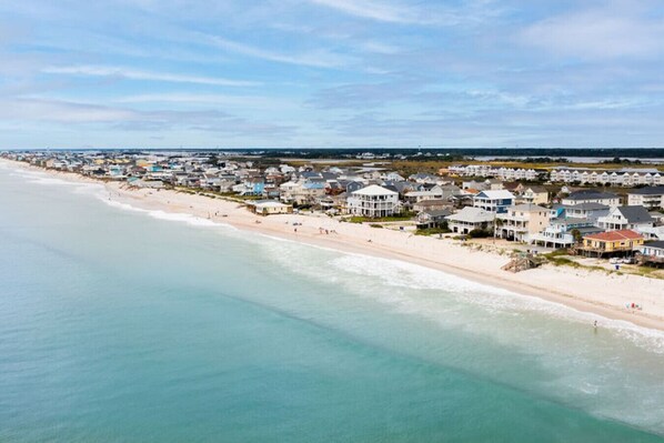 بالقرب من الشاطئ