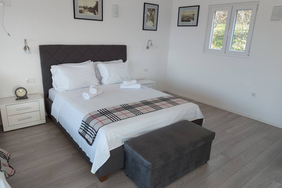 Chambre Double Confort | Coffres-forts dans les chambres, fer et planche à repasser
