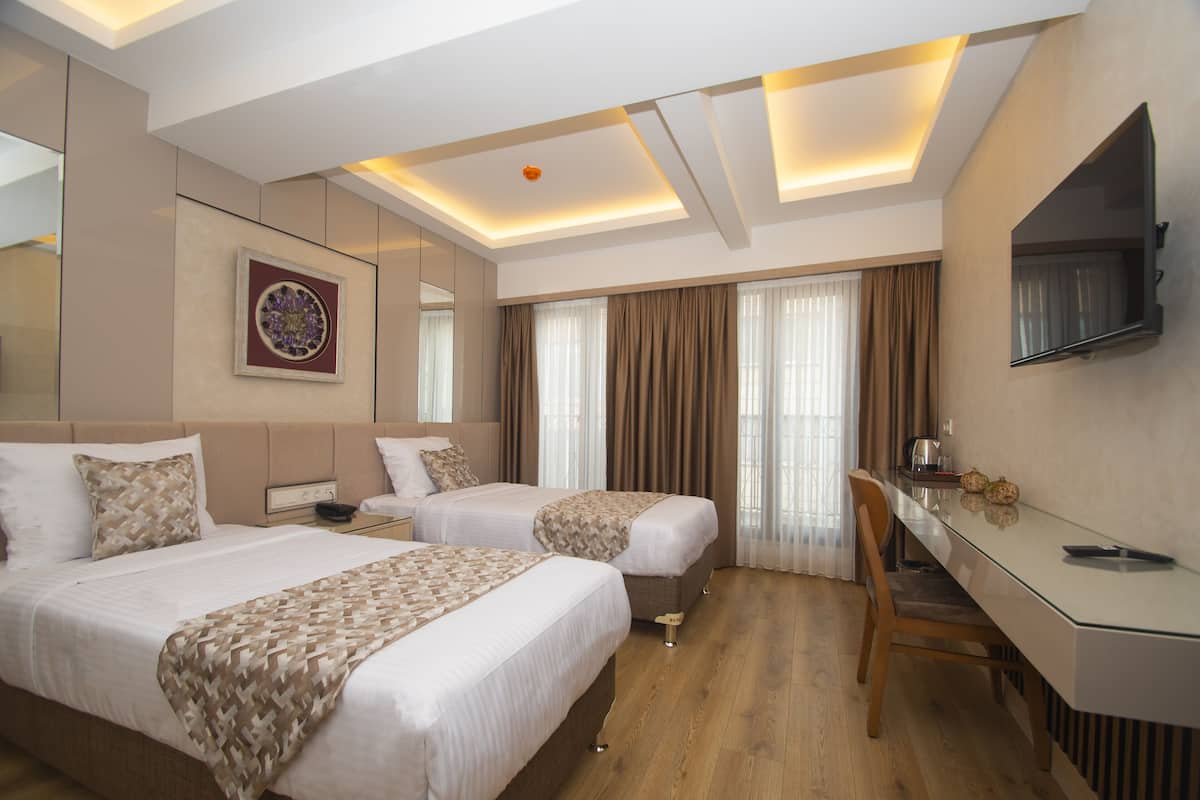 Deluxe Twin Room | Bar mini, peti besi dalam bilik, dihias secara berasingan