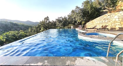 The Sky Imperial Pavoreal Jungle Resort